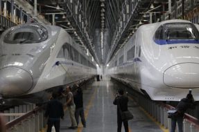 云南高鐵動車抵達(dá)昆明即將迎來高鐵新時(shí)代