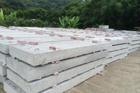 鋼筋混凝土蓋板模具澆筑水泥蓋板時應(yīng)使用哪種級別的鋼筋？